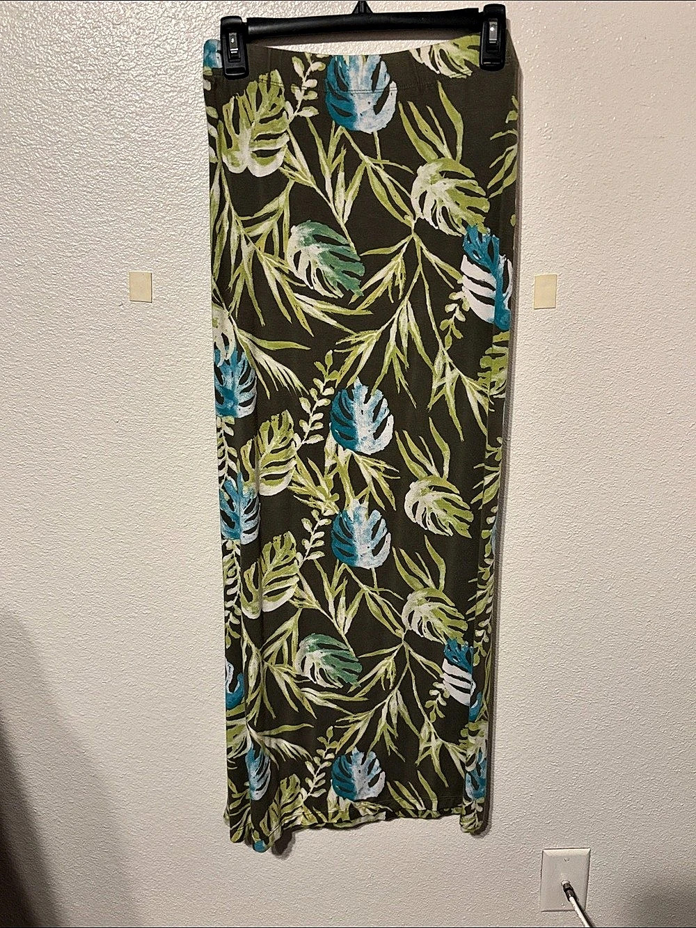 Chico's Floral Maxi Skirt in Green & Blue Size 1 Like New